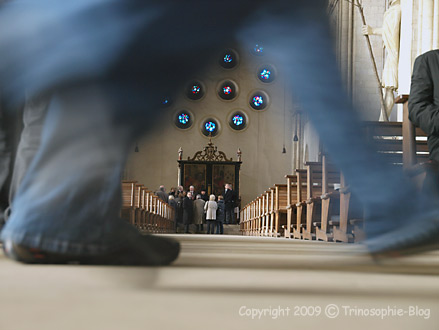 Am Altar sitzen, Saint-Paulus-Dom Münster, © Kô-Sen