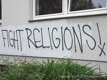Graffiti gegen Religion © Kô-Sen/Trinosophie-Blog